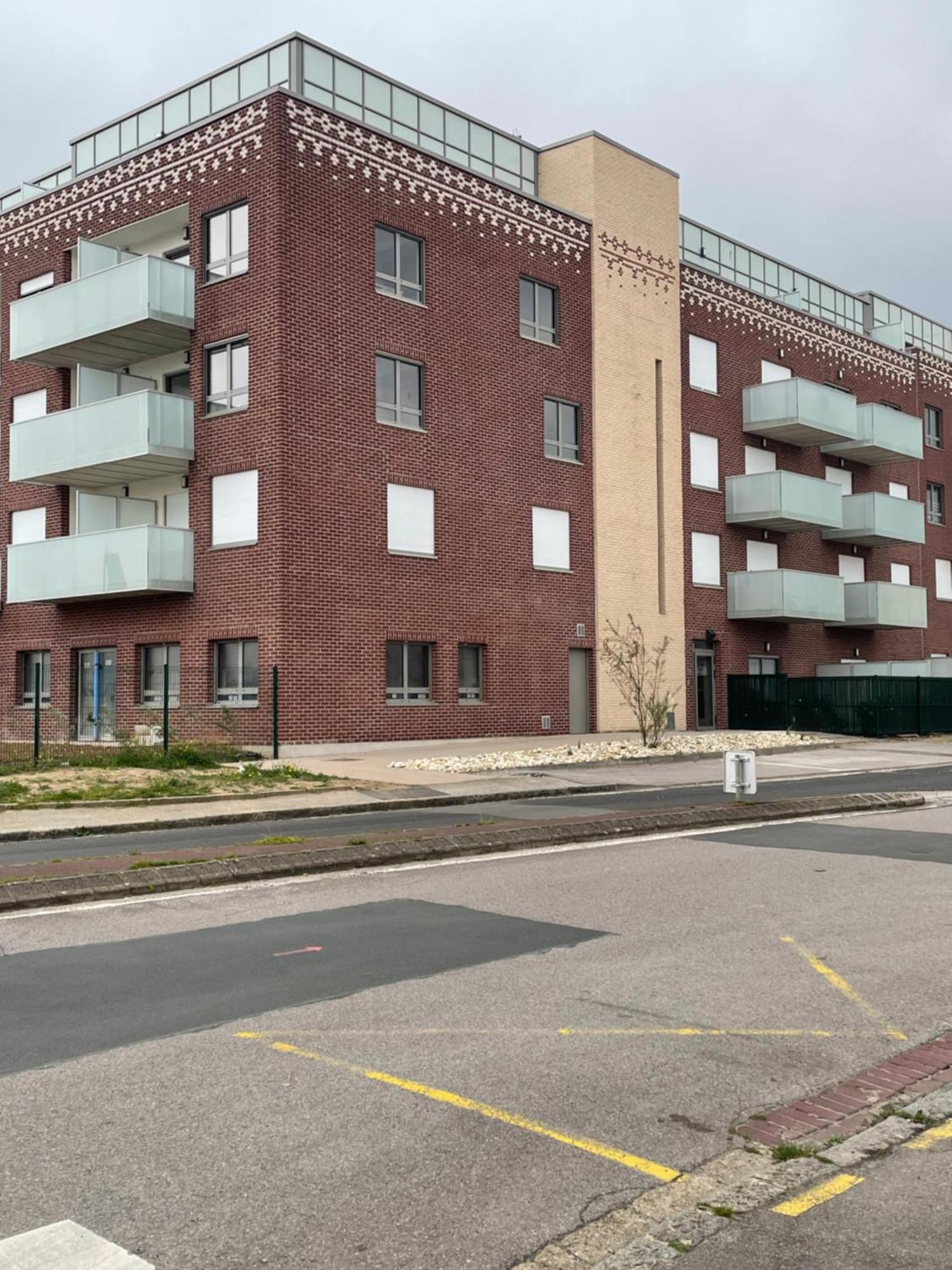 Chti Picard Parking Prive Gratuit Et 100m De La *